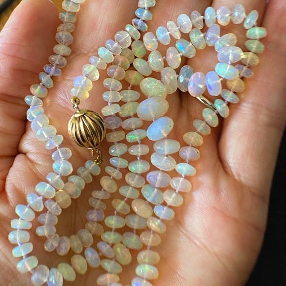 4.5mm to 8.5mm Ethiopian Opals Hand Knotted - 14K Solid Yellow Gold Clasp - Picture 10 of 17